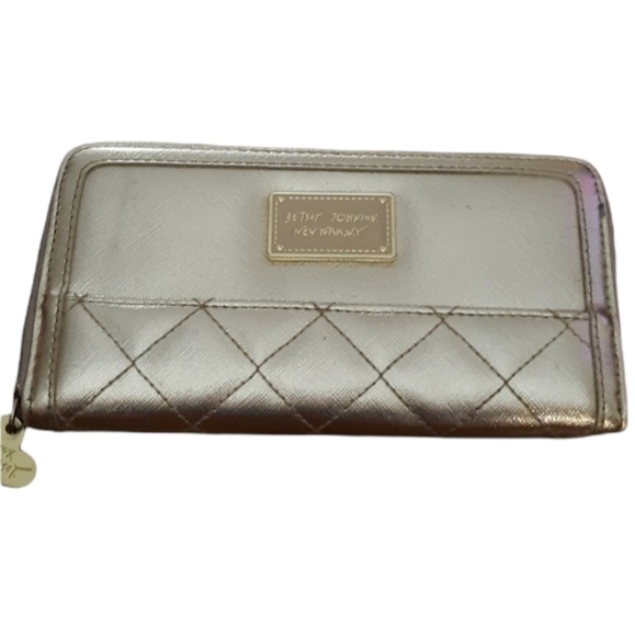 Betsey Johnson - Gold Metallic Wallet - Picture 1 of 7